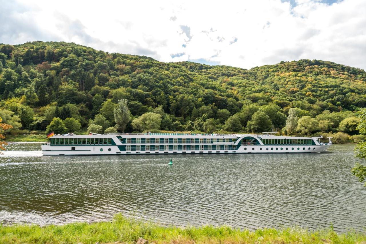 Moselromantik-Hotel Zum Loewen Едіґер-Еллер Екстер'єр фото