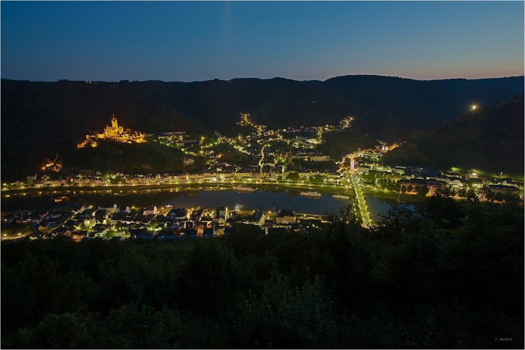 Moselromantik-Hotel Zum Loewen Едіґер-Еллер Екстер'єр фото