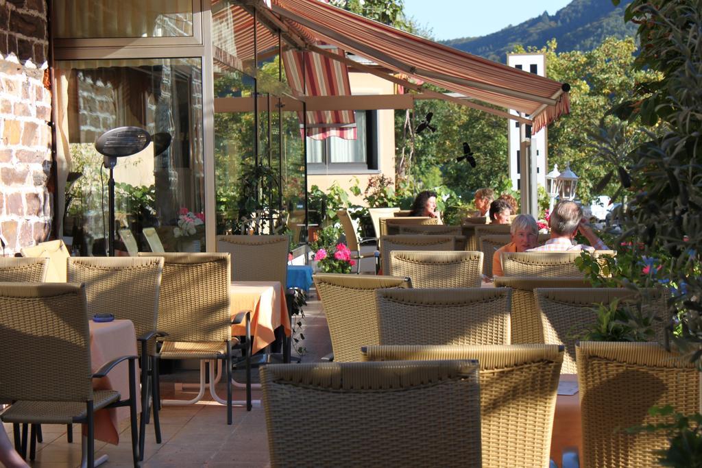Moselromantik-Hotel Zum Loewen Едіґер-Еллер Екстер'єр фото