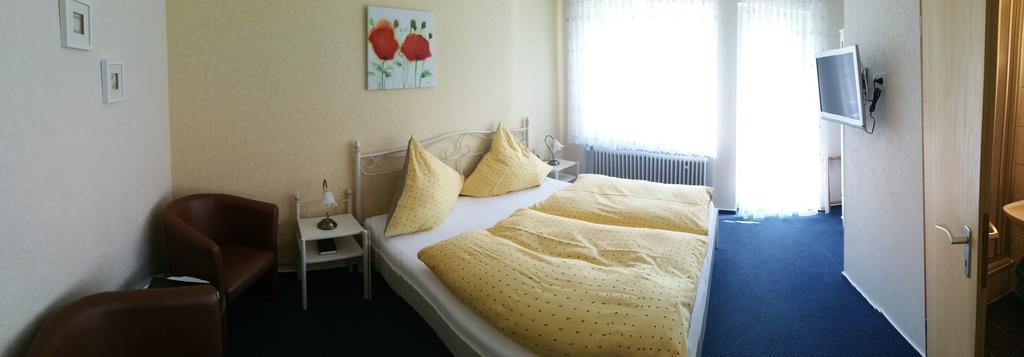 Moselromantik-Hotel Zum Loewen Едіґер-Еллер Екстер'єр фото