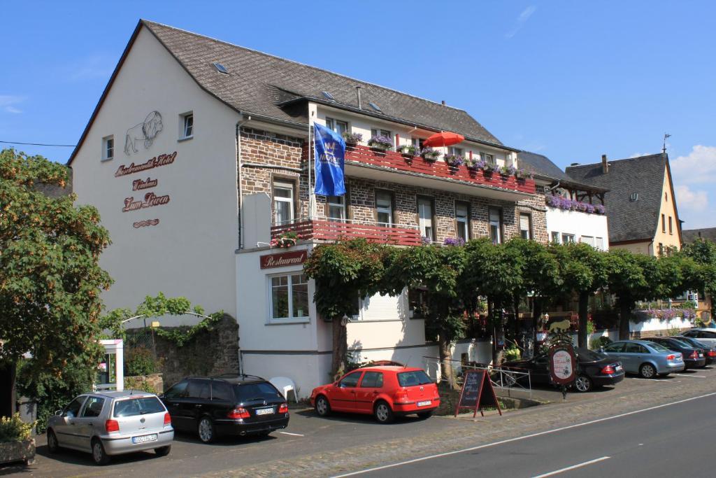 Moselromantik-Hotel Zum Loewen Едіґер-Еллер Екстер'єр фото