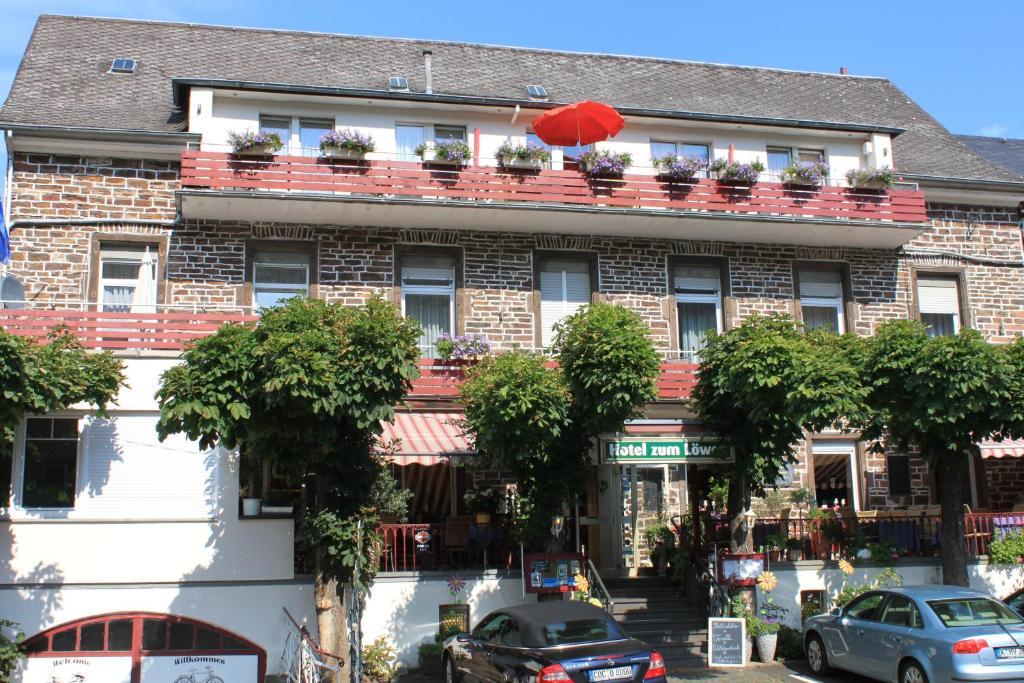 Moselromantik-Hotel Zum Loewen Едіґер-Еллер Екстер'єр фото