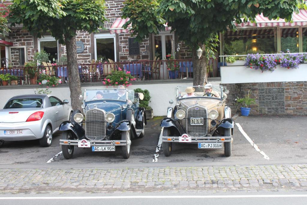 Moselromantik-Hotel Zum Loewen Едіґер-Еллер Екстер'єр фото