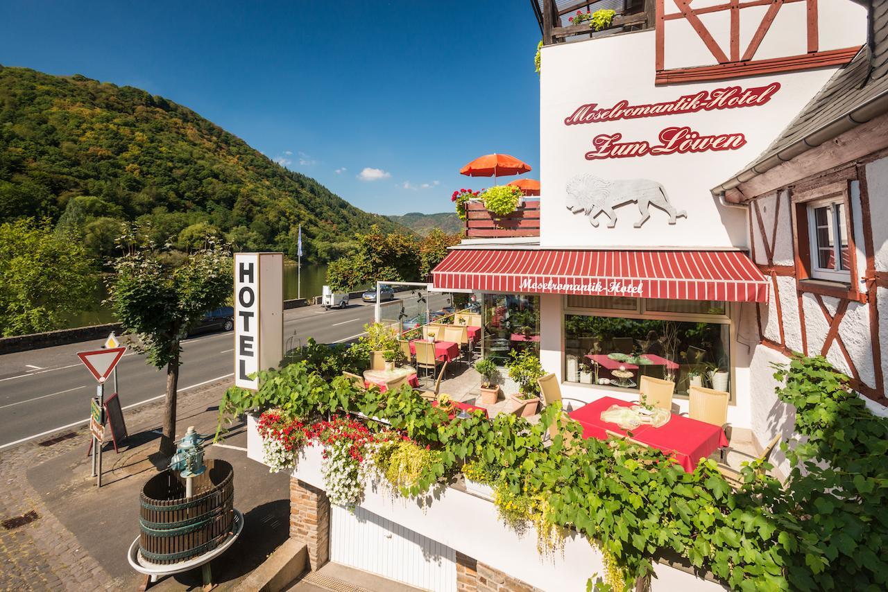 Moselromantik-Hotel Zum Loewen Едіґер-Еллер Екстер'єр фото